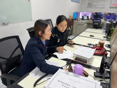 巾幗鏗鏘心向黨，最美杜鵑綻山崗——記全國巾幗文明崗畢節站客運班組勞務服務